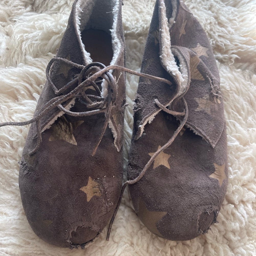 Magnolia Pearl Brown Star Patterned Shoes